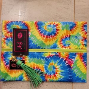 ❤️BNWT Tie Dye Makeup Junkie (medium)
